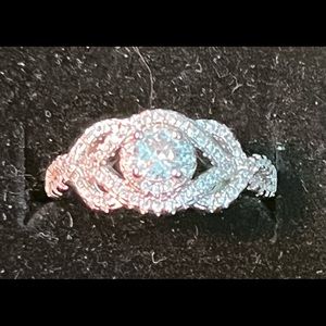 Diamond engagement/promise ring. 10 k white gold.